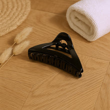 Triangle Shape Mix Color Plastic Hair Claw Clip for Women and Girls 1 Pc