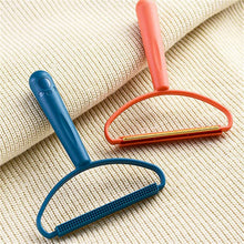 2-in-1 Portable Lint Remover  Long-Handle Brush & Sticky(1 Pc)
