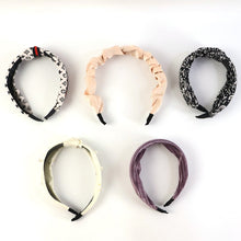 Women Ribbed Texture Knot Design Hairband (1 Pc / Mix Design)