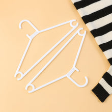 Plastic Clothes Hangers (Set of 6)
