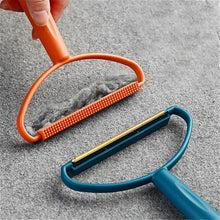 2-in-1 Portable Lint Remover  Long-Handle Brush & Sticky(1 Pc)