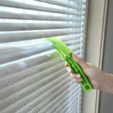Window Blind Cleaner Brush Microfiber Sleeves  Dusting Tool for Shutters & AC (1 Pc)