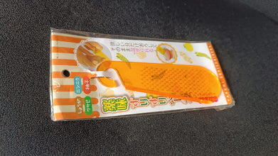 Multipurpose Garlic and Ginger Grater Peeler Tool with Hanging Hook  1 Pc