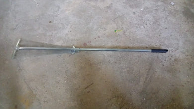 Stainless Steel Telescopic Garden Rake for Quick Clean Up of Lawn and Yard (MOQ :- 12 pc)