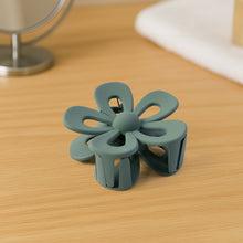 Flower Shaped Hair Claw Clip (1 Pc)