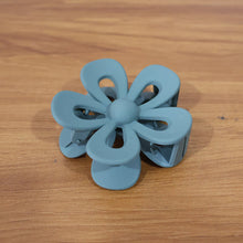 Flower Shaped Hair Claw Clip (1 Pc)
