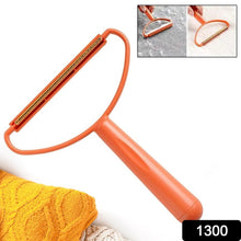 2-in-1 Portable Lint Remover  Long-Handle Brush & Sticky(1 Pc)